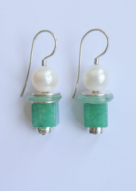 Serpentine and Pearl  Necklace